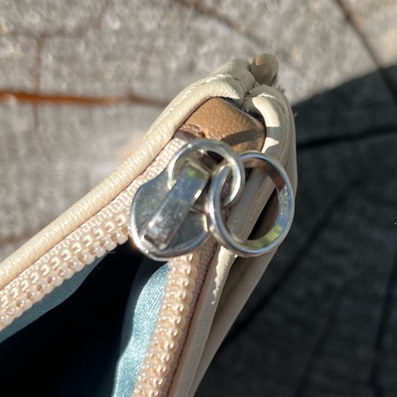 Poppy Wristlet - Picture 8 of 8